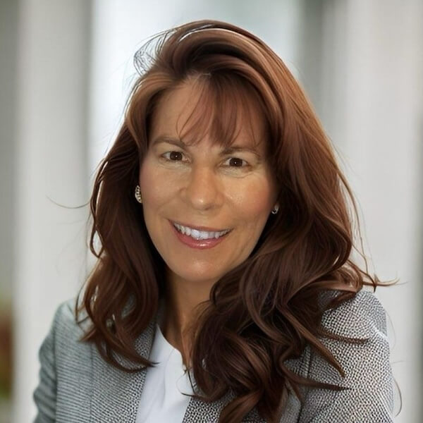 Angelini_Headshot-2